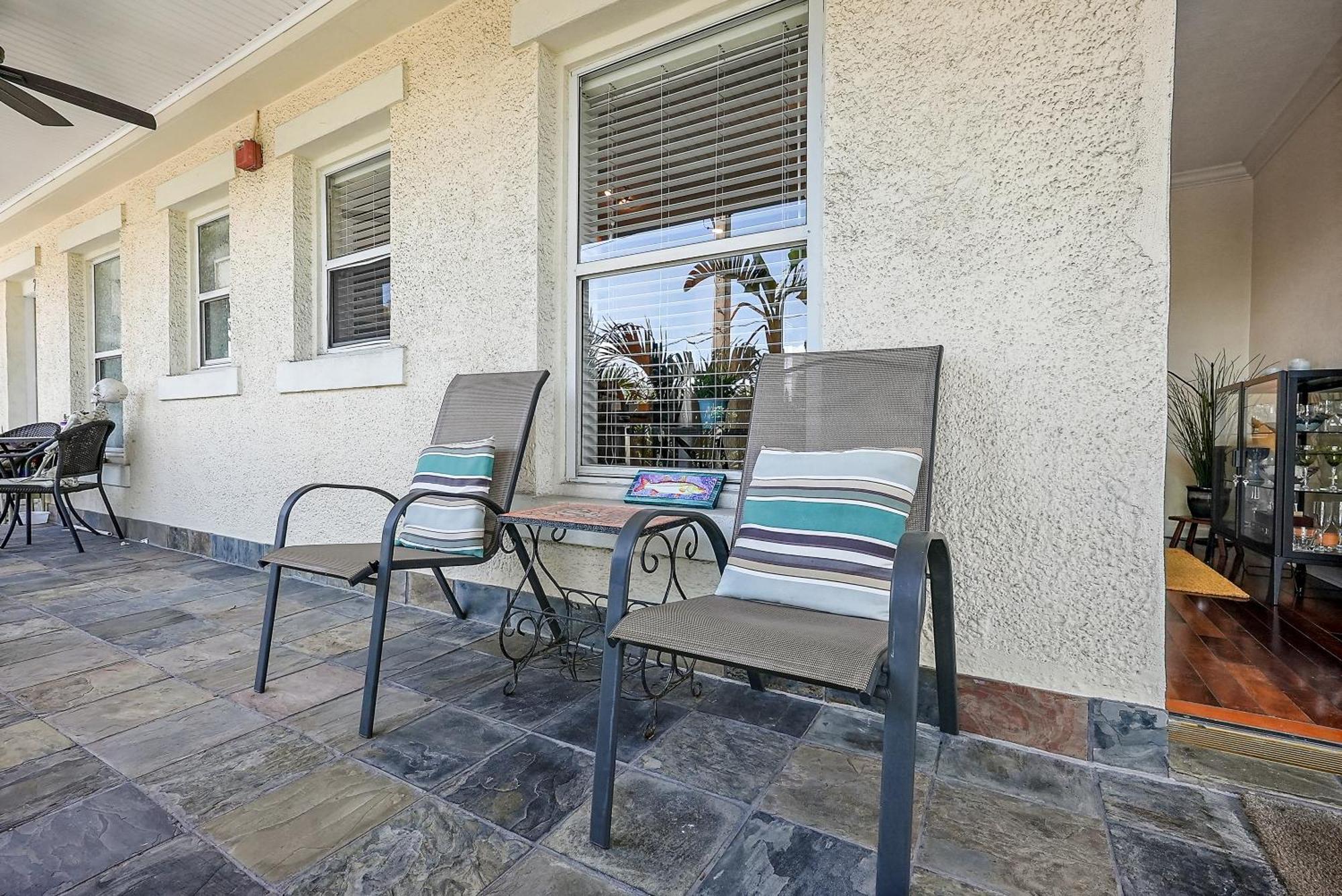 Wine-Dine-Sunshine Cozy Flat In The Heart Of Dtsp Villa St. Petersburg Ngoại thất bức ảnh